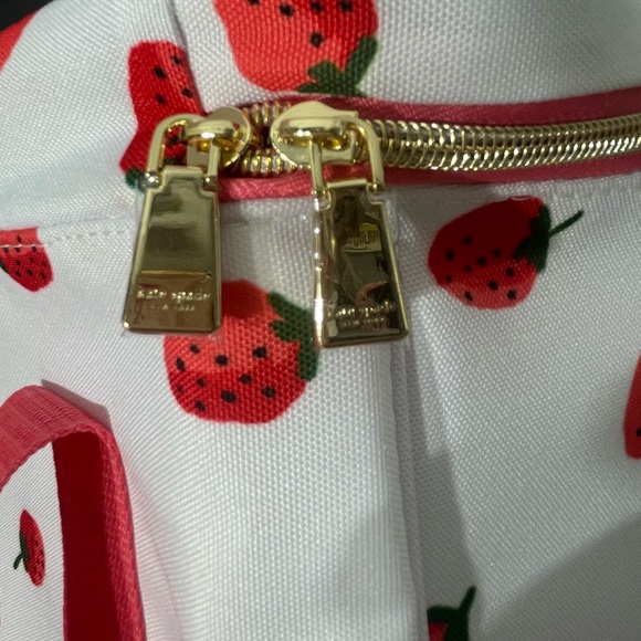 NWT ♠️ 🍓 Kate Spade Strawberry cooler bundle - Picture 8 of 16